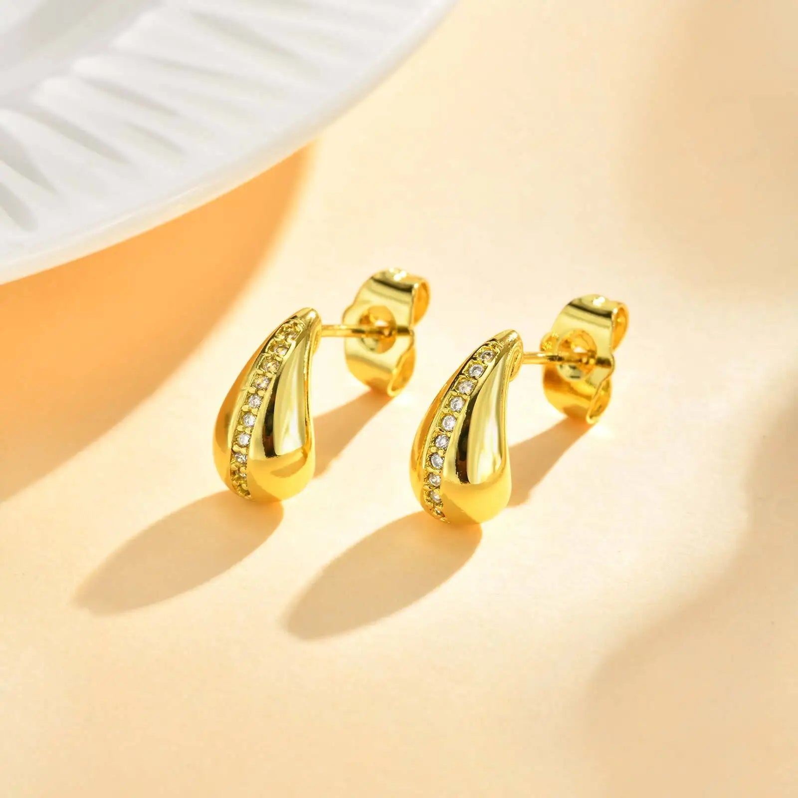 Brinco Treasure Brilhante Banhado em Ouro 18k