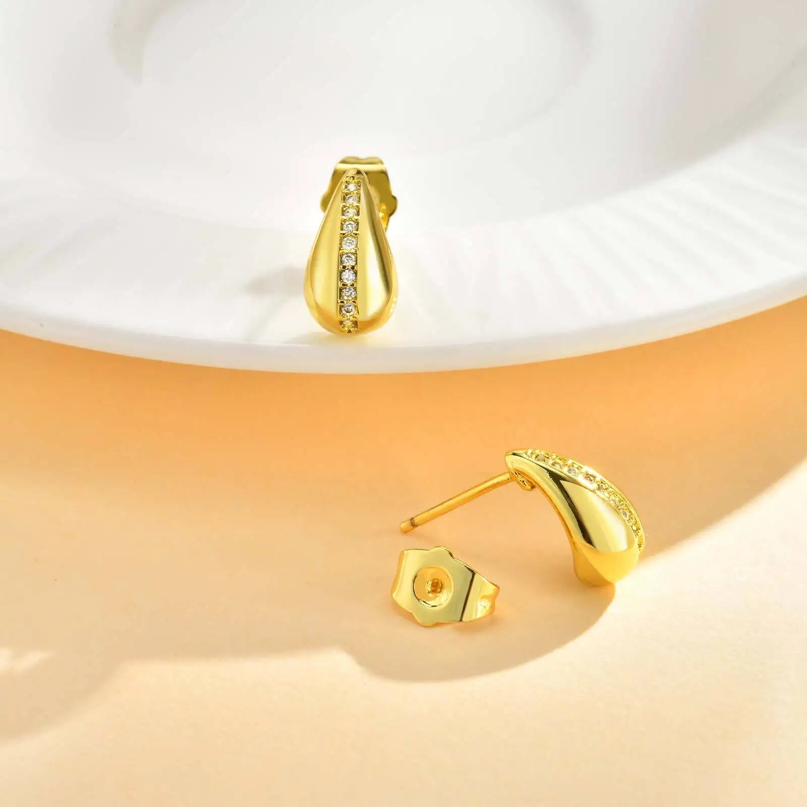 Brinco Treasure Brilhante Banhado em Ouro 18k