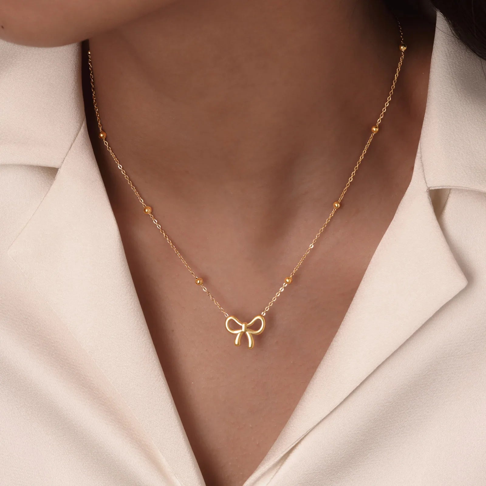 Colar Ajustável de Laço Banhado em Ouro 18k