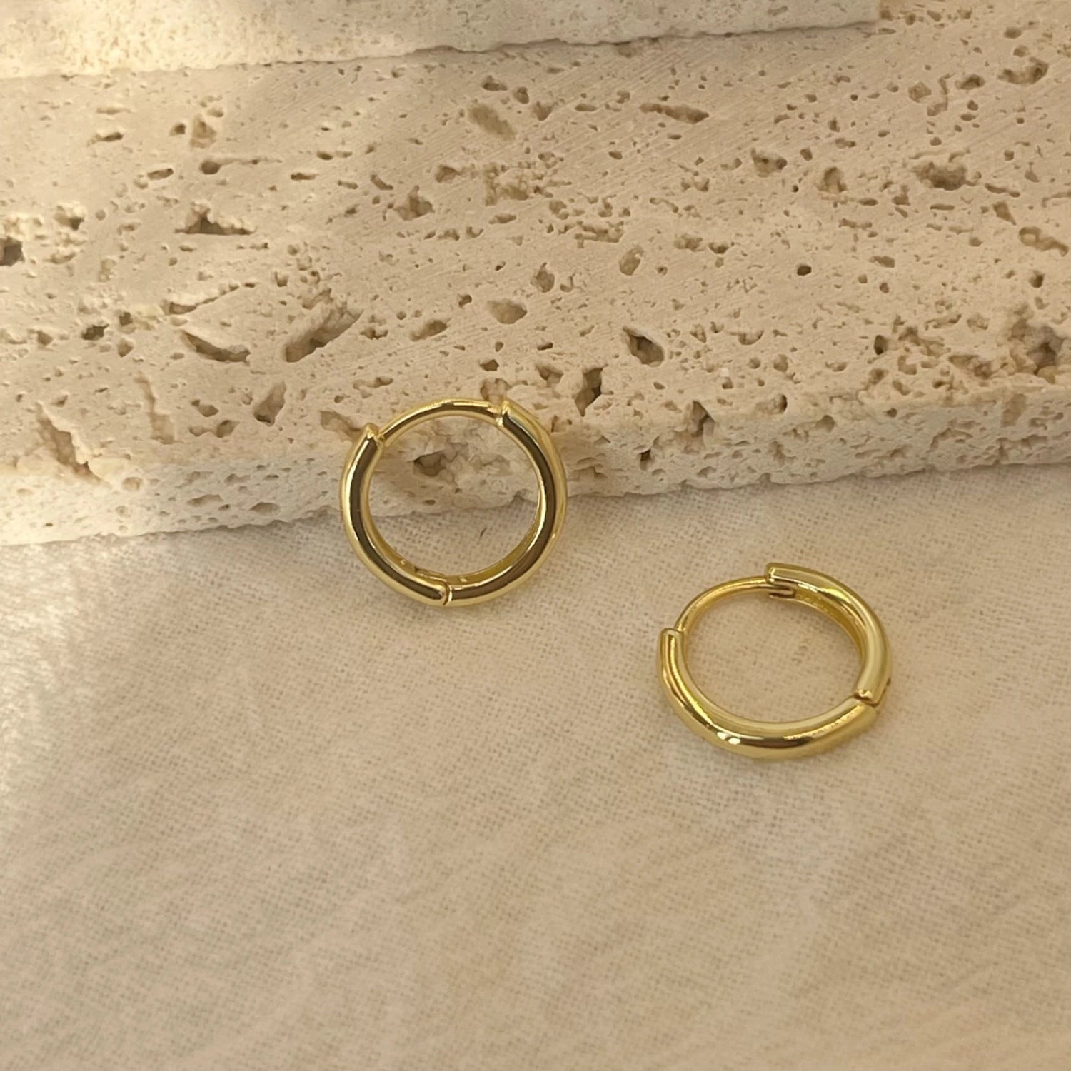 Brinco Argola Minimalista Banhado em Ouro 18k