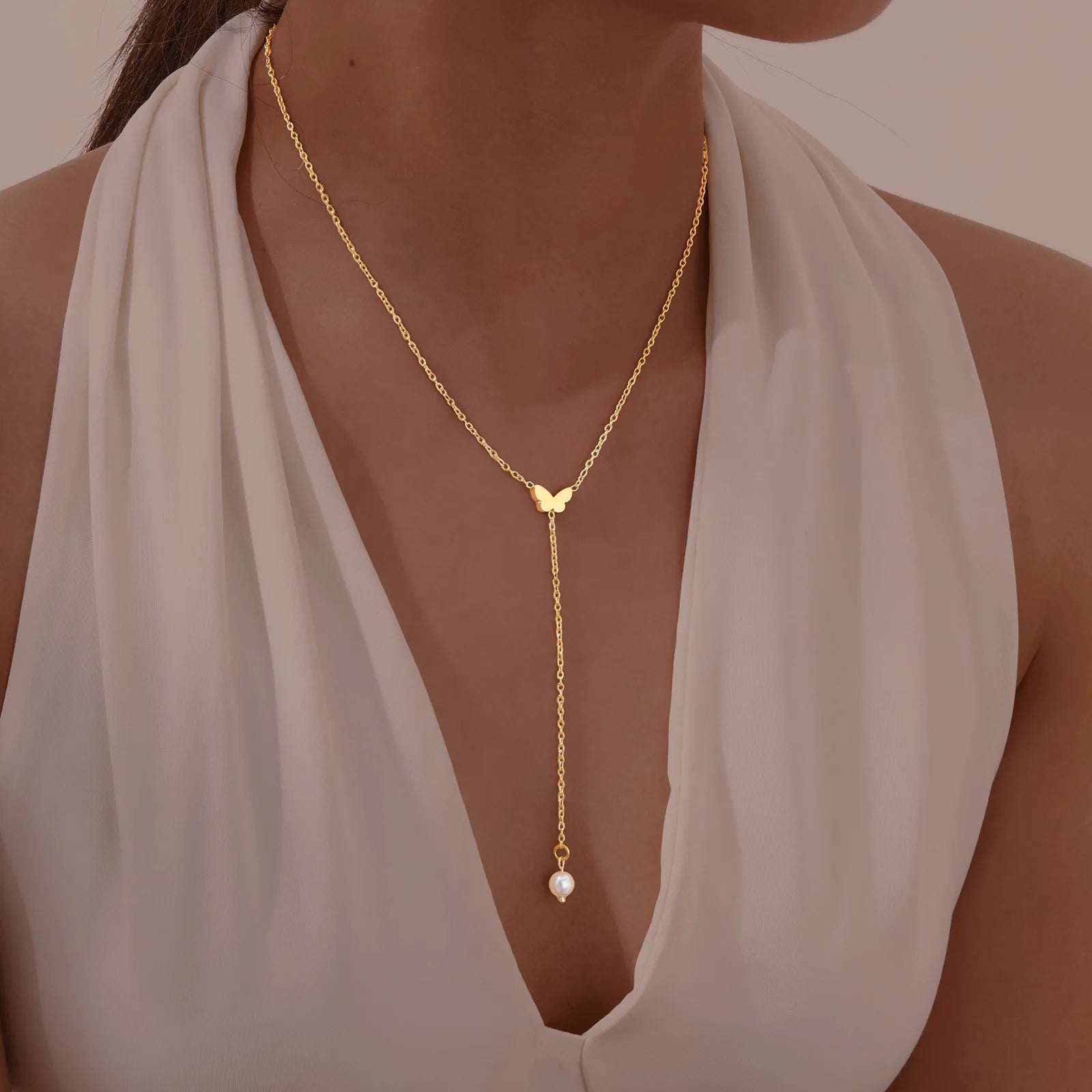 Colar Borboleta Minimalista Banhado em Ouro 18k