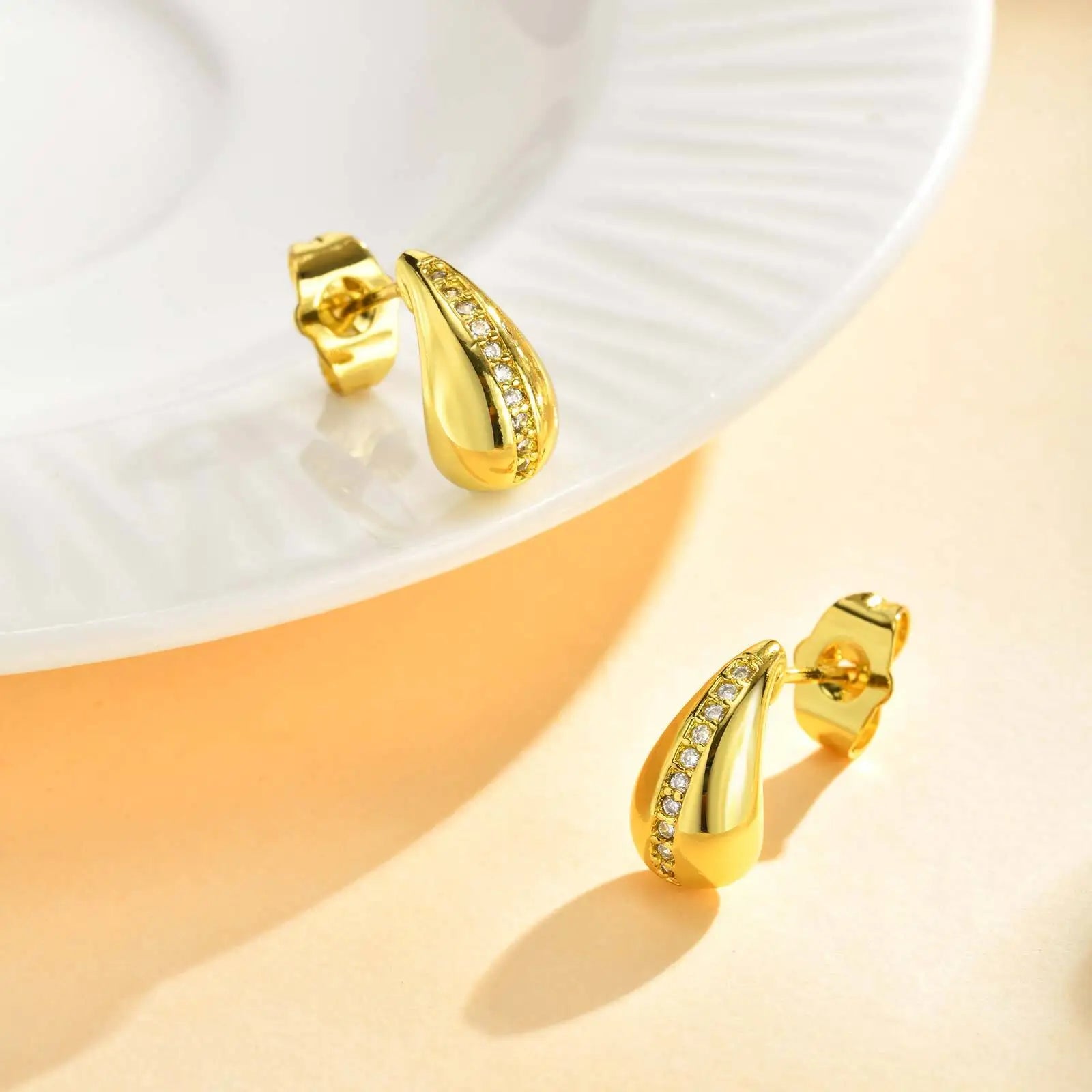 Brinco Treasure Brilhante Banhado em Ouro 18k