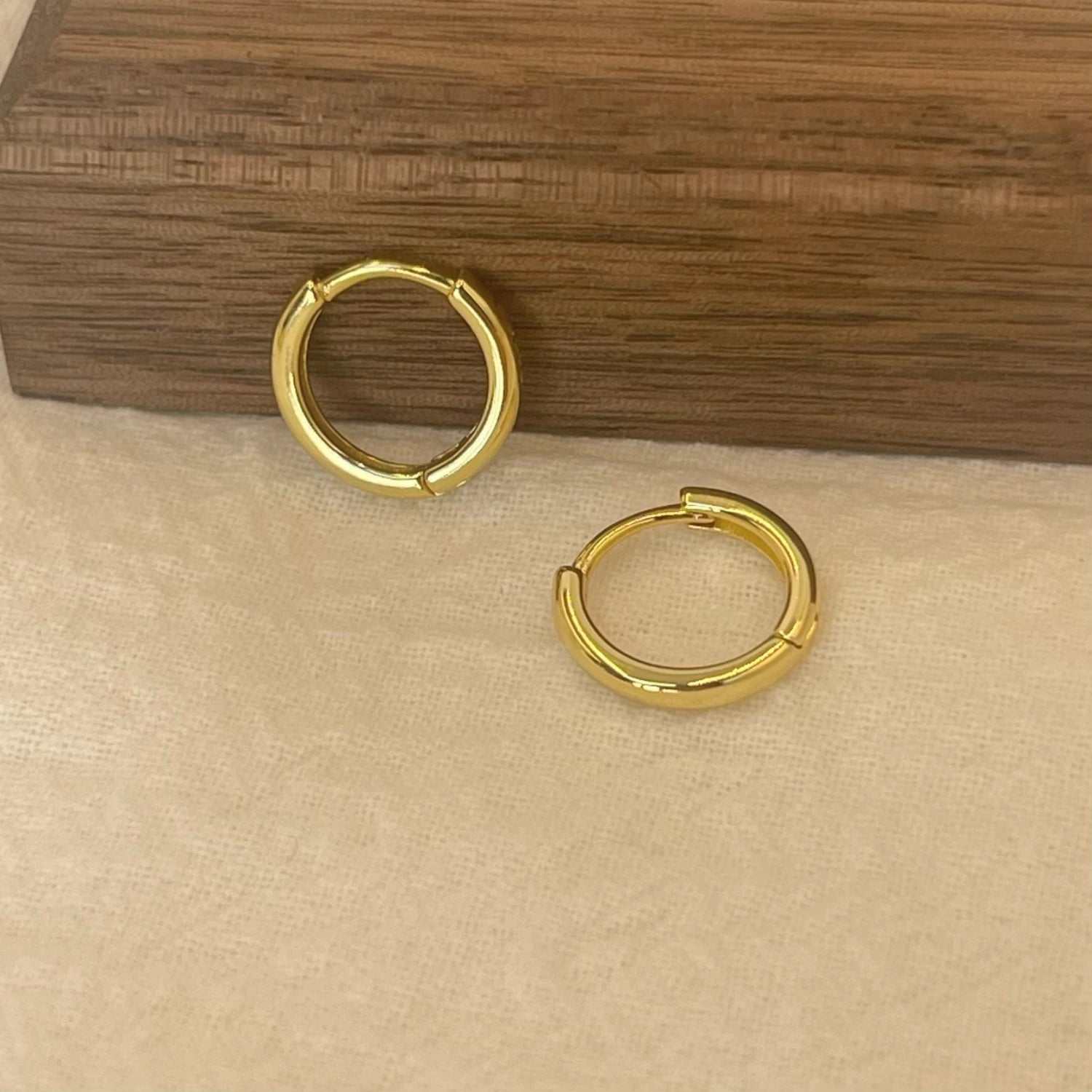 Brinco Argola Minimalista Banhado em Ouro 18k