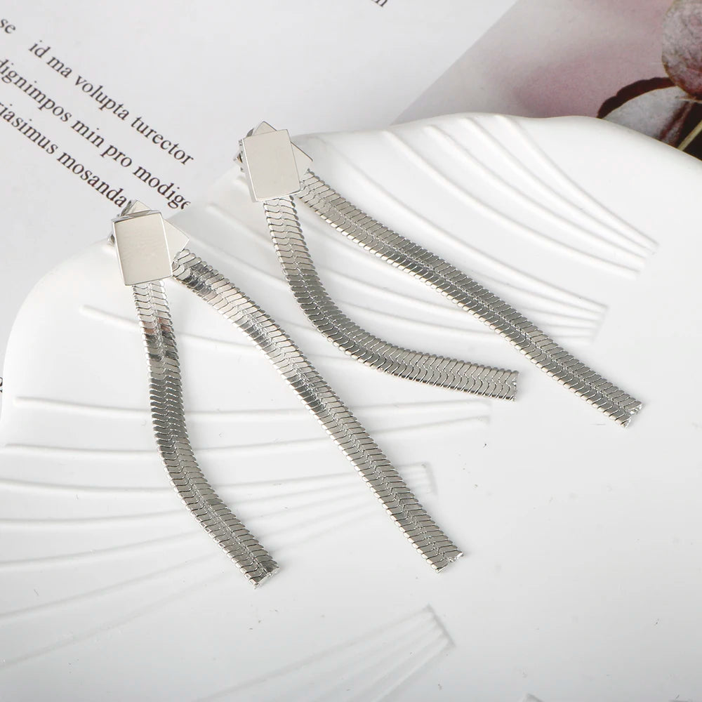 Brinco Amélie Longo Prata