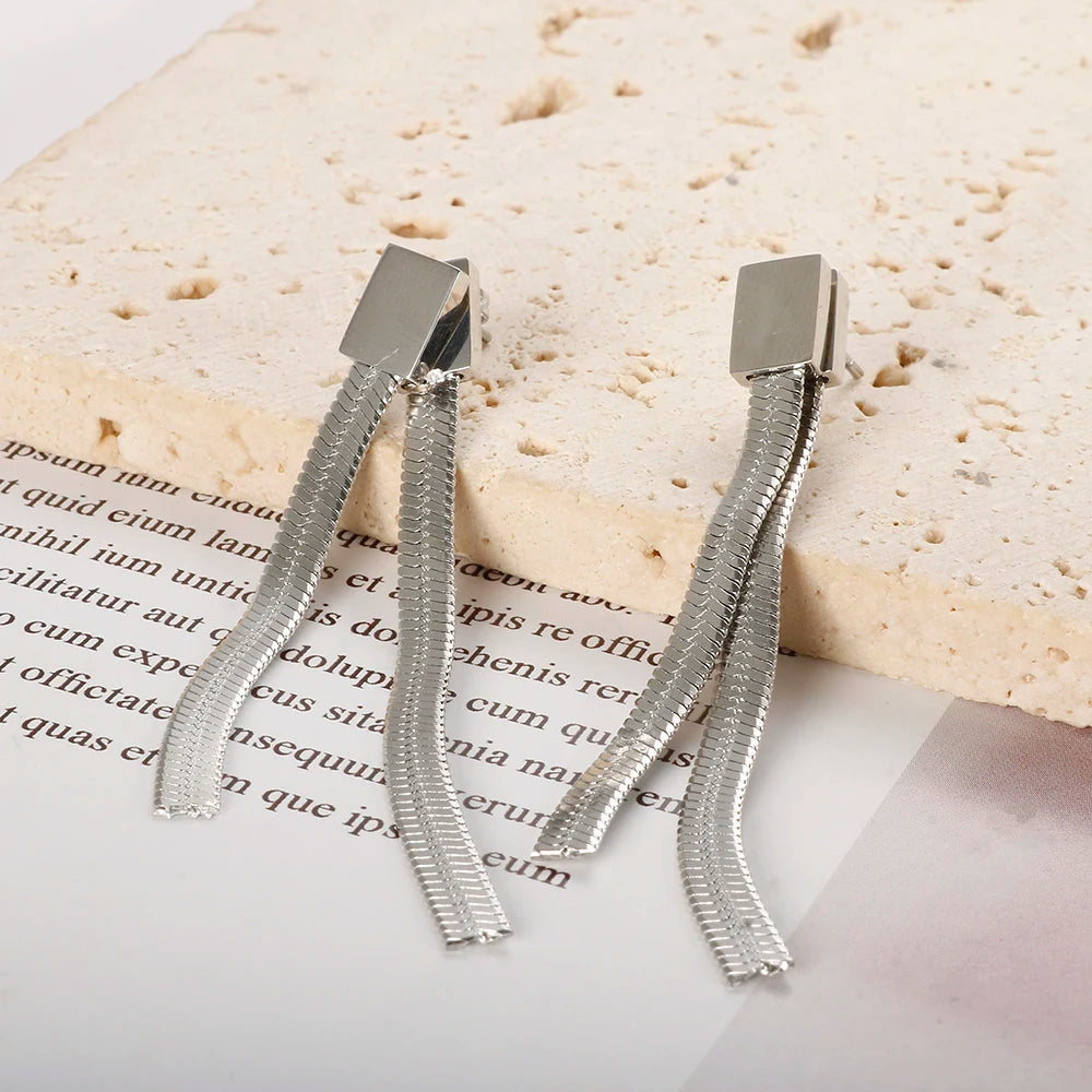 Brinco Amélie Longo Prata